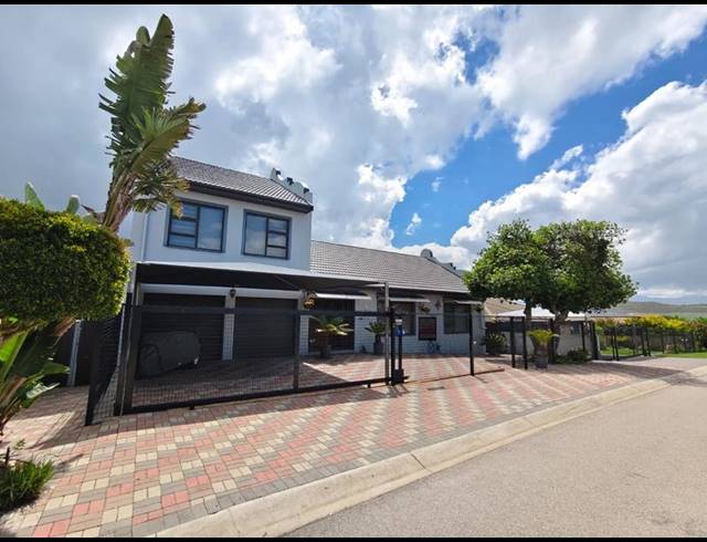 5 BEDROOM HOUSE FOR SALE IN FRAAIUITSIG